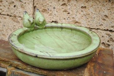 Vogeltränke mit zwei kleinen Vögelchen,rund,30cm hellgrün