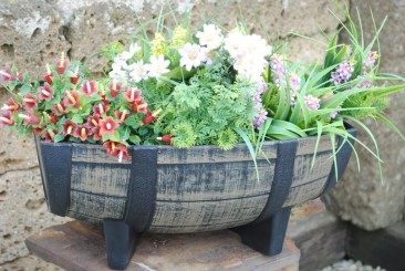 Pflanzkasten,Blumenkasten,Faßform,hochwertiger Kunstoff,Holzoptik,40cm lang 