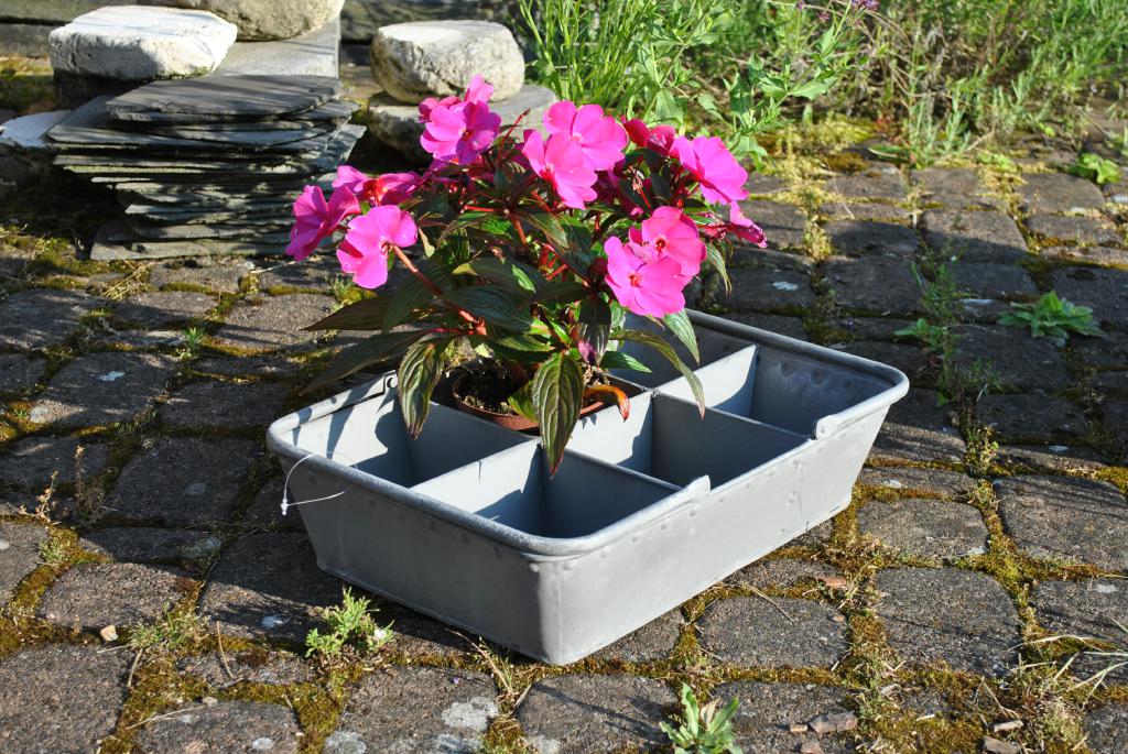 Kunert Keramik | Pflanzkasten aus Metall mit Griff,4 Fächer
